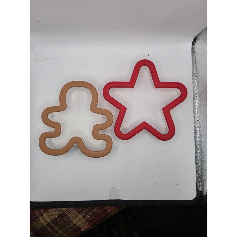 Holiday‎ Cookie Cutter Set Gingerbread Man and Star Silicone Grip Red Tan 2pc